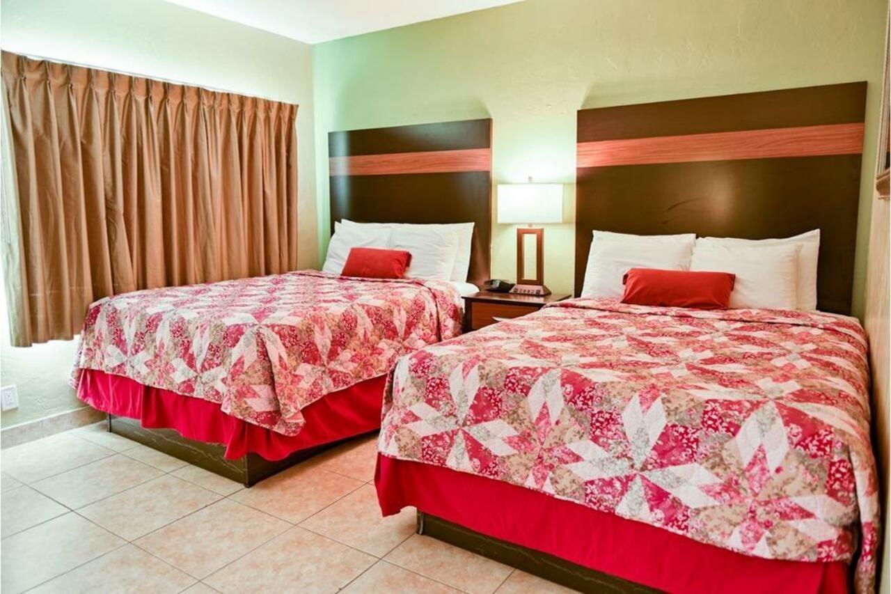 Oceans Beach Resort & Suites Помпано Бийч Екстериор снимка