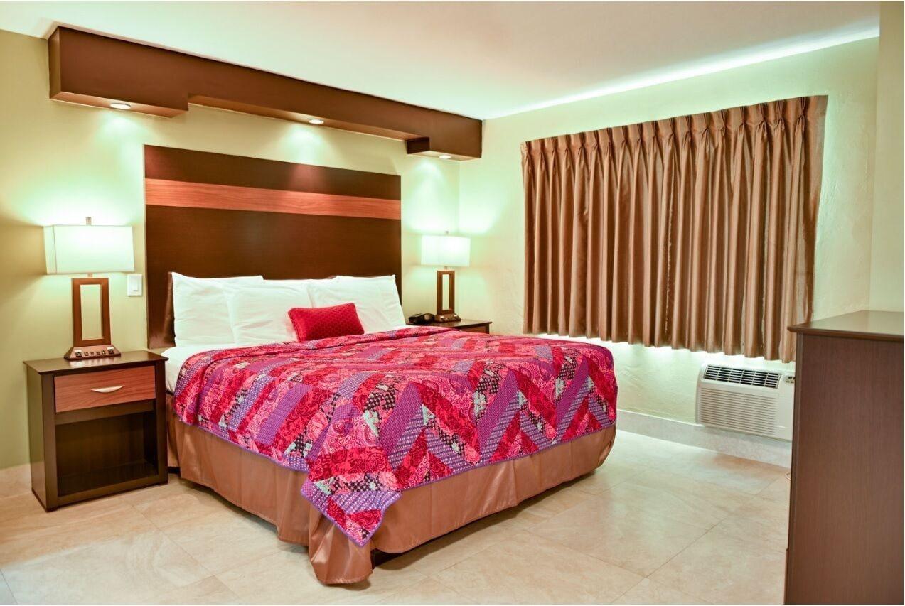 Oceans Beach Resort & Suites Помпано Бийч Екстериор снимка