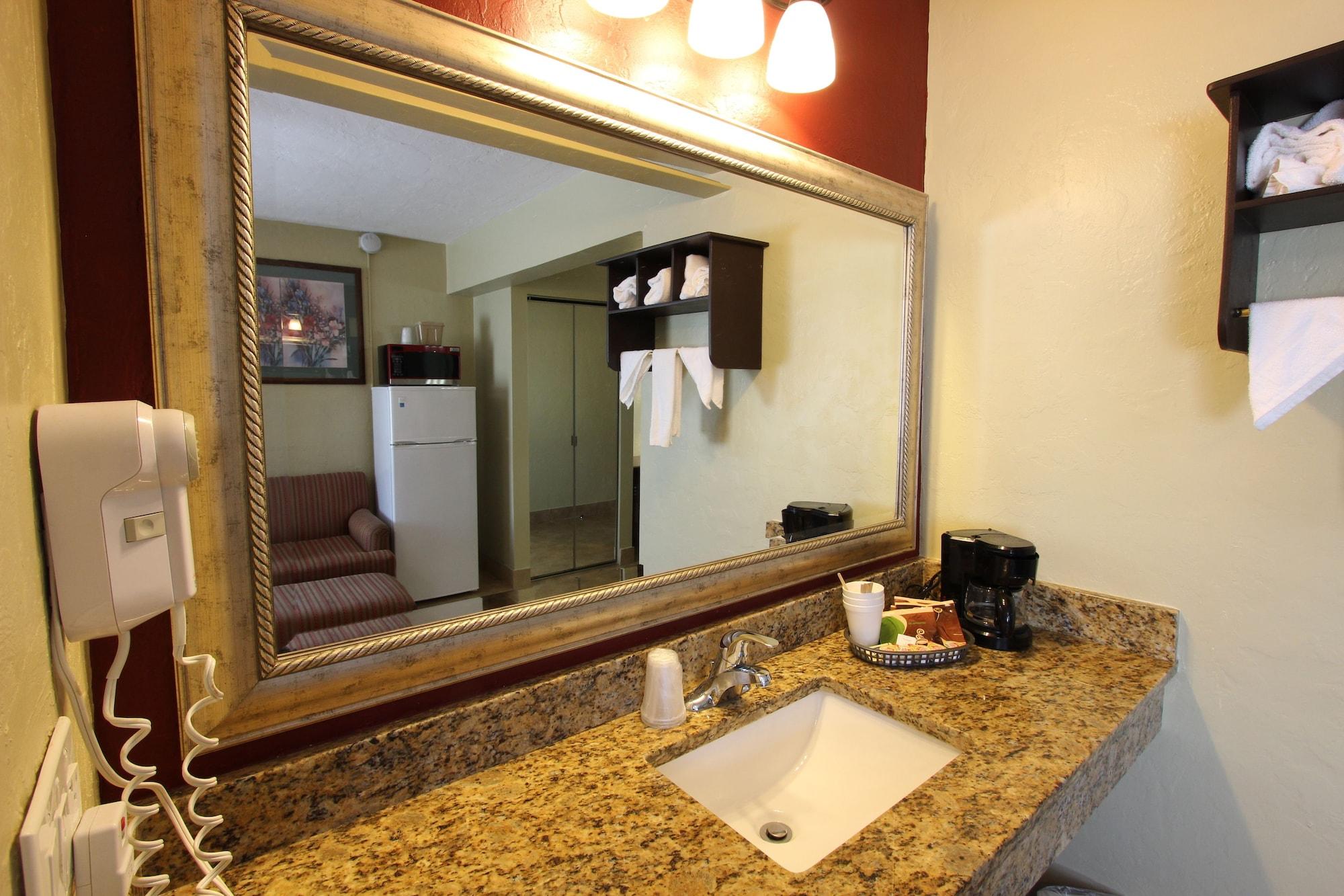 Oceans Beach Resort & Suites Помпано Бийч Екстериор снимка