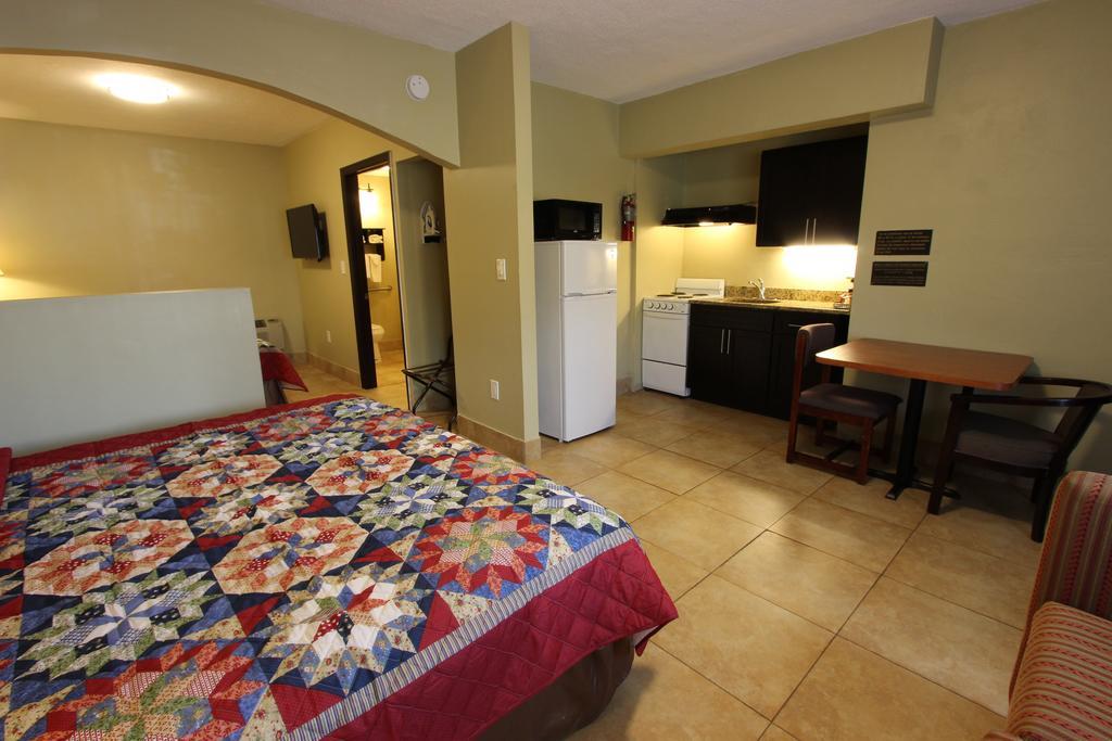 Oceans Beach Resort & Suites Помпано Бийч Екстериор снимка