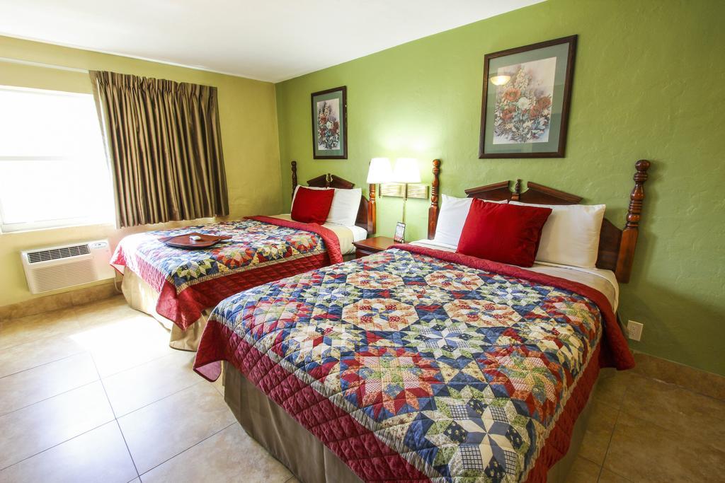 Oceans Beach Resort & Suites Помпано Бийч Екстериор снимка