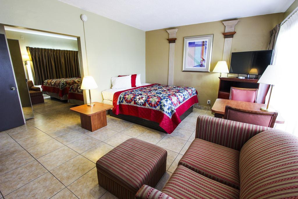 Oceans Beach Resort & Suites Помпано Бийч Екстериор снимка