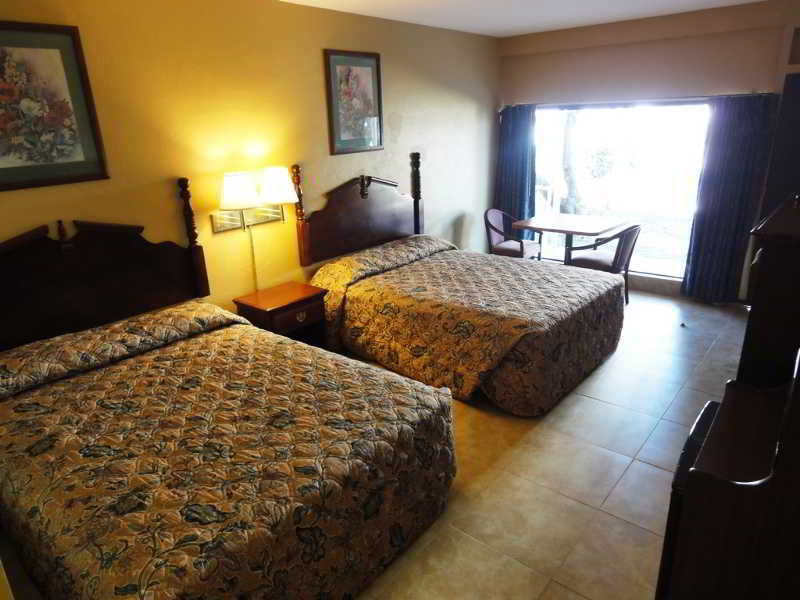 Oceans Beach Resort & Suites Помпано Бийч Екстериор снимка