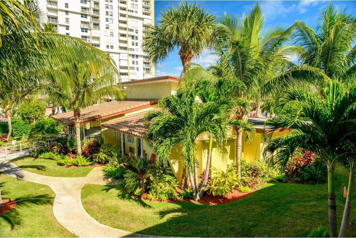 Oceans Beach Resort & Suites Помпано Бийч Екстериор снимка