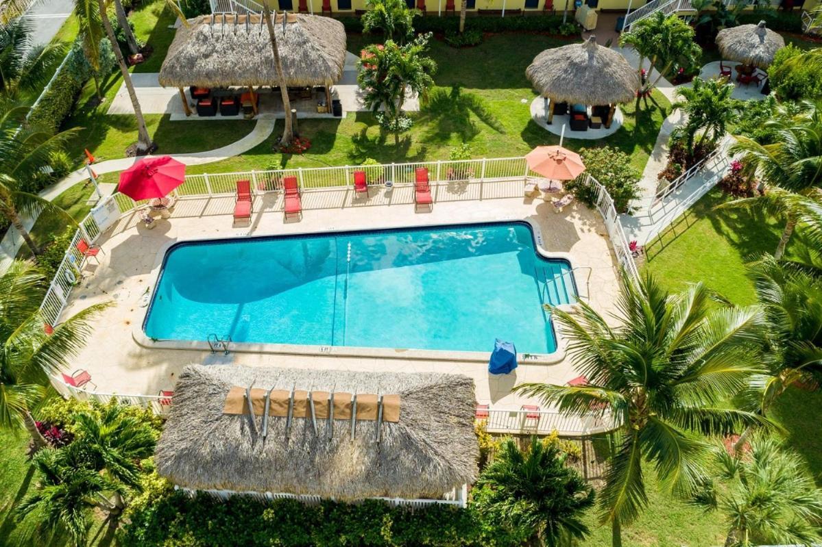 Oceans Beach Resort & Suites Помпано Бийч Екстериор снимка